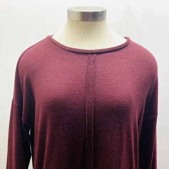 GIBSON Women Long Sleeve Pull-Over Burgundy Asymmetrical Hem Sweater Size Medium - Picture 2 of 11